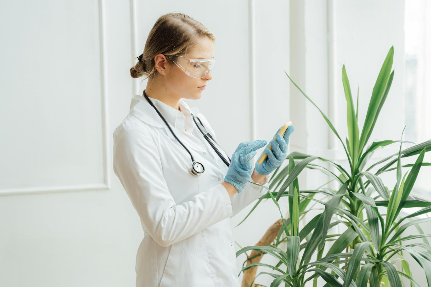 Doctor showing a patient a clipboard